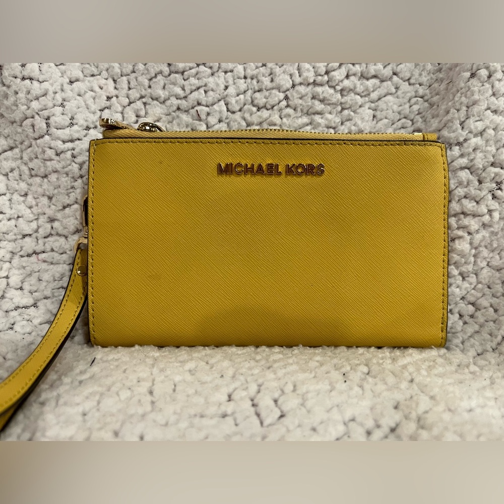 Michael Kors Yellow Leather Jet Set Smartphone Wristlet